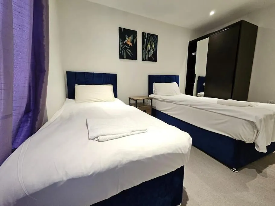 Flash Sale Brighton Train Station 2 Bedroom Flat Bn17Fle59 0*,  United Kingdom